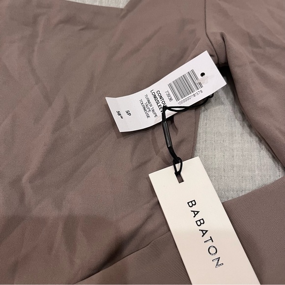 **SOLD** NWT Aritzia Babaton Contour Squareneck Longsleeve Bodysuit - Picture 3 of 5